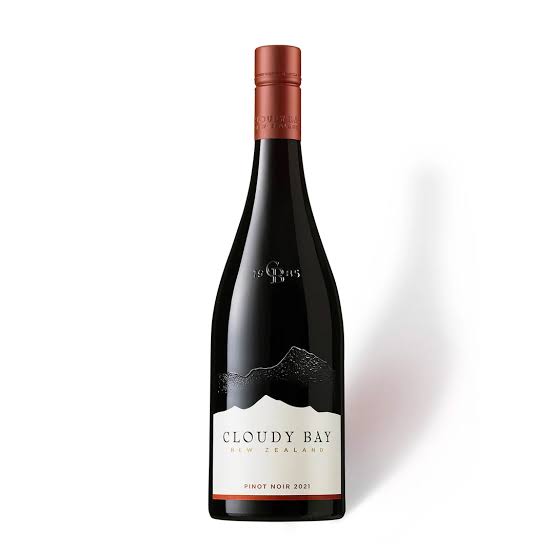CLOUDY BAY PINOT NOIR
